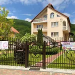 у оксани Гостевой дом Солочин